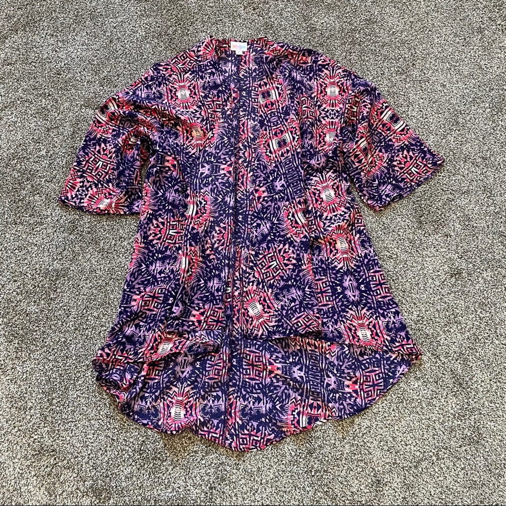 Medium LuLaRoe purple/pink lightweight kimono.
